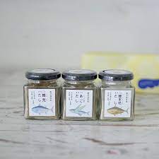 用途 家庭料理 本格料理 お味噌汁 離乳食に 原材料名 鰹荒だし 鰹荒節 鹿児島県産 鰹本枯だし 鰹本枯節 鹿児島 県産 あごだし 鰹本枯節 鹿児島県産 昆布だし 真昆布 北海道道南産 内容量 各50g 賞味期限 2021年 だし