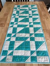 Quilted Table Topper Pdf Table Runner Pattern Two Color Etsy Quilted Table Runners Patterns Quilted Table Runners Modern Table Runners