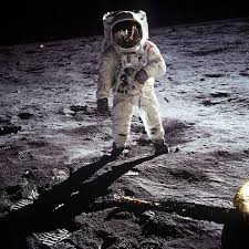 20 Juli 1969 De Eerste Man Op De Maan Maanlanding Neil Armstrong En Tijdreizen