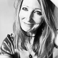 Paula Armstrong's Instagram, Twitter & Facebook