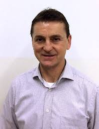 Laszlo Csata assistiert Dieter Reiss