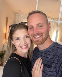 Courtney Metz's Instagram, Twitter & Facebook