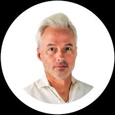 Bruce Osgood's Instagram, Twitter & Facebook