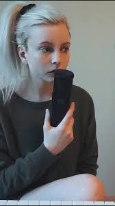 Holly Mendez's Instagram, Twitter & Facebook