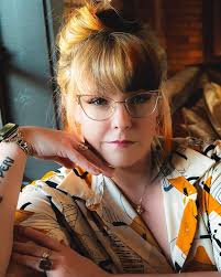 Meet the woman with perhaps the coolest name in the world: Jupiter Jones  (@itsjupiterjones). Her company is called Lionysus Creative  (@lionysus.creative), so named because her original college track focused 