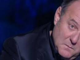 Home/cose da vip/gerry scotti piange in diretta e commuove tutti. Gerry Scotti In Lacrime A Chi Vuol Essere Milionario Perche Cosa E Successo
