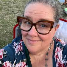 How to calm an aggressive maine coon cat?