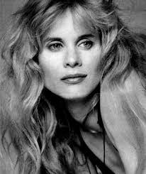 Lori Singer's Instagram, Twitter & Facebook