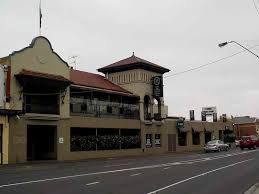 We're located on mount alexander road, just a twenty minute drive from melbourne's central. External Of Hotel Picture Of Cross Keys Hotel Essendon North Tripadvisor