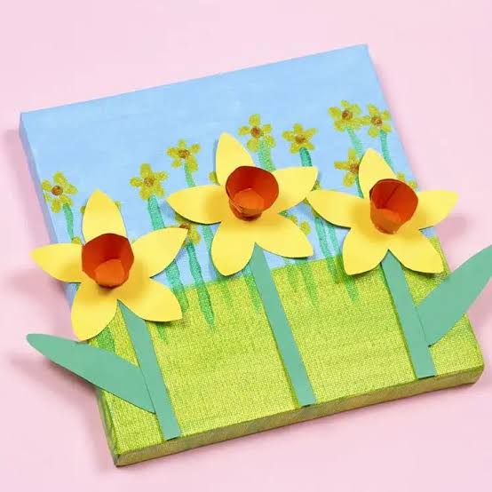 3D Daffodil Canvas craft activity guide | Baker Ross