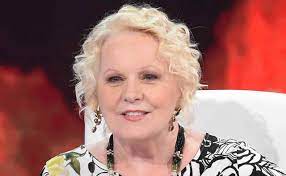 She studied at the benedetto marcello conservatory in venice, won several vocal competitions in 1968, and made her professional debut as mimì in la bohème in mantua. Katia Ricciarelli Chi E Tutto Sul Suo Patrimonio