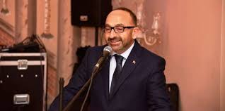 Başkan üzülmez burada rant diye bir şey yok. Huseyin Uzulmez Fikir Kulubunun Gecesine Katildi