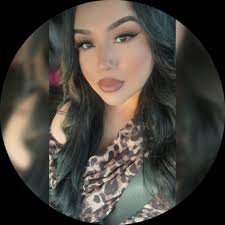 Serena Salas's Instagram, Twitter & Facebook