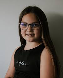 Meredith Epperson's Instagram, Twitter & Facebook