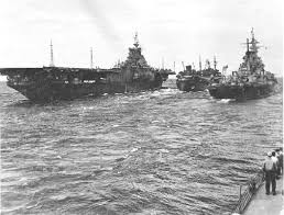 Tappahannock Ao 43 Refueling To Port Bon Homme Richard Cv 31 And To Starboard Missouri Bb 63 July 1945 Us Navy Ships United States Navy Navy Ships