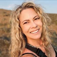 Heather Vance's Instagram, Twitter & Facebook