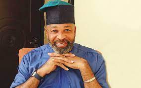 Yemi solade, nigerian actor, says twitter insulted president muhammadu buhari and the country at large by deleting his tweet. Ykfigfcntngem