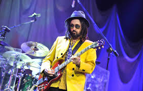 The Heartbreakers was a band full of love”: Mike Campbell on life ...