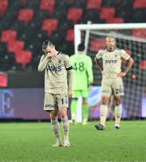 Pelkas, ilk çıkışını 2 ağustos'ta avrupa ligi'nde apostolos giannou ile gelen bnei yehuda'ya karşı yaptı. Gaziantep Fk Yenilgisi Sonrasi Fenerbahceli Pelkas Tan Itiraf Geldi