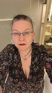 Single female, ISO a man. Someone who is not attached to my sister, good  credit, no relation to The Duprees and a staggering level of tolerance for  me enabling my cuckoo mother.