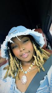 Amanda Holden legs are always so far apart that they need their own post  code 🤣🤣🤣