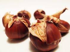 Maronen Rosten Wie Geht Es Richtig Bei Uns Erfahren Sie Es Die Perfekte Zubereitung Weitere Tipps Wahrend Und Nach D Maronen Maronen Zubereiten Rezepte