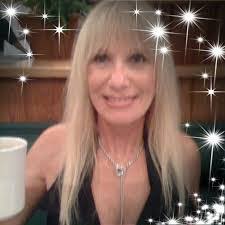 Linda Pascucci's Instagram, Twitter & Facebook