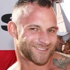 Derek Parker's Instagram, Twitter & Facebook