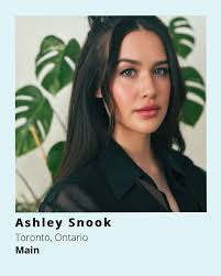 Ashley Snook's Instagram, Twitter & Facebook