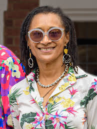 Suzanne Packer's Instagram, Twitter & Facebook