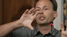 EXD'11/LISBOA — USELESS