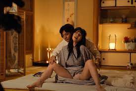 Netflix 原創系列日劇《av帝王》第 2 季今天上架，故事改編自全裸監督 村西とおる伝，山田孝之主演的村西透開始計畫使用衛星讓 a 片從天而降，飾演女主角的. Netflix æ—¥åŠ‡å…¨è£¸ç›£ç£ Av å¸çŽ‹ ç¬¬2 å­£æ­£å¼é å'Š