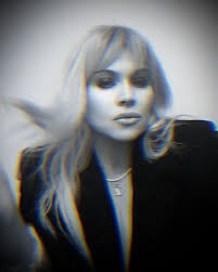 Absolutely amazing event with @roxienafousi today 💫 So inspiring and I  can't wait to dive into your book ✨❤️ Thank you for a fantastic morning 🙏  Thanks to inner inc and @magasindunord