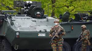 Jürgen conings was reported missing by his girlfriend on monday evening when she had not conings is suspected of carrying a gun, a bulletproof vest and a p90 submachine gun from fn. Belgien Jagd Auf Schwer Bewaffneten Rechtsextremisten Politik Sz De