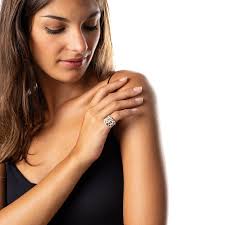 Isabella Ring in Silver COLOR