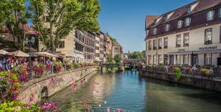 Située entre le massif central et le massif alpin, il n'en reste pas moins que la ville est dans le sud. Strasbourg Elue Ville La Plus Attractive De France Strasbourg Europtimist