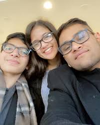 today's senior shoutout goes to AVANEESH RADE!!! avaneesh has been one of  the most amazing congressors and friends to the team💙throughout his four  years of debate, avaneesh has consistently been able to