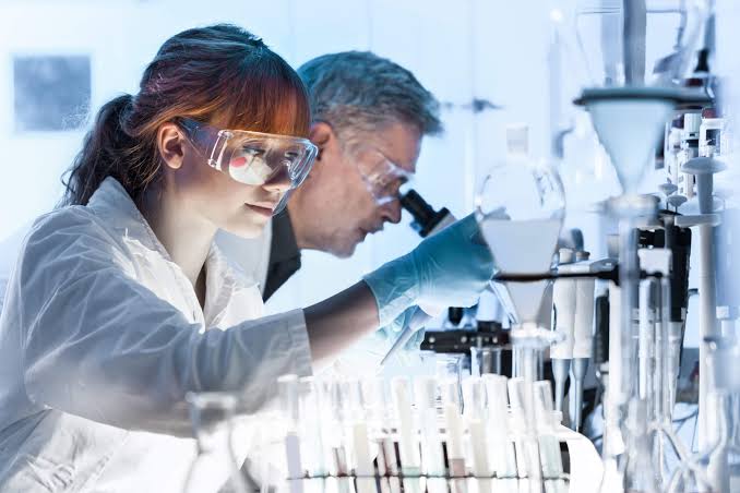 8 modern-day Christian scientists you need to know