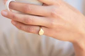 Discover pinky finger ring at novica handcrafted by talented artisans worldwide. 14k Yellow Gold Signet Ring Minimalist Ring Pinky Ring Classic Signet Ring Everyday Ring Handmade Solid Gold Pinky Signet Ring In 2021 Signet Rings Women Gold Signet Ring Dainty Gold Rings