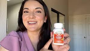 Amazon.com: BigFriends by Natural Factors, Chewable Vitamin C 250 mg,  Support for Healthy Bones, Teeth and Cartilage, Tangy Orange, 90 tablets  (90 servings) : Health & Household