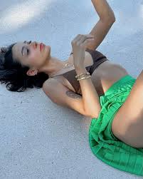 Zeynep Bastık Leaked Photo 262340 - Fapello.su