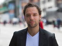 En la oficina del viceministro de interior luis ernesto gómez se reunieron el 27 de febrero delegados de comunidades y ongs que estaban pidiendo la participación del gobierno para proteger el bosque. El Hombre Fuerte De La Proxima Alcaldia Sera El Activista Luis Ernesto Gomez