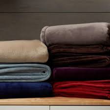 It's woven with a cotton polyester blend for a cozy anchor in your space. Top 15 Best Luxury Throws And Blankets In 2021 Complete Guide