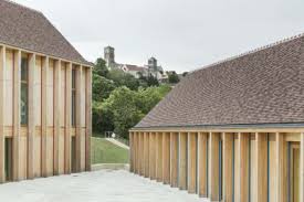 Bernard Quirot Architecte Associes Luc Boegly Maison De Sante A Vezelay France Divisare Rural Architecture Facade Architecture Architecture Exterior