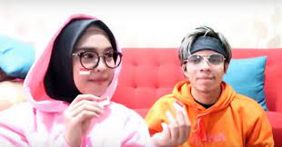 Atta halilintar masih sayang ria ricis saung kisut ki sutisna. Sempat Bermusuhan Ria Ricis Dan Atta Halilintar Kini Tampil Bersama Okezone Celebrity