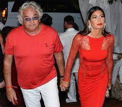 Presenta 9141 articoli relativi a: Elisabetta Gregoraci News Addio Briatore E Licenziata Dalla Tv