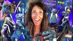 Music video by xana toc toc performing aldeia colorida. Xana Abreu Xana Toc Toc A Mascara Dinossauro Youtube