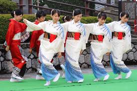 O Xrhsths 杉山 晃一 Koichisugiyama Sto Twitter 城端むぎや祭 四葉会さんの踊りを 浄念寺会場にて見学 艶っぽい女性の手踊りと 凛とした男性の笠踊り 安定の美しさでした 城端むぎや祭 四葉会 お小夜節 麦屋節 城端 富山 Johana Toyama Japan
