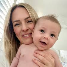 Back in the salon this Thursday! Can't wait to see you all 🫶🏻✂️