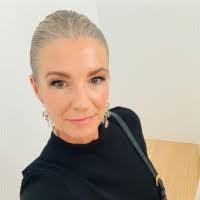 Angela Piper's Instagram, Twitter & Facebook